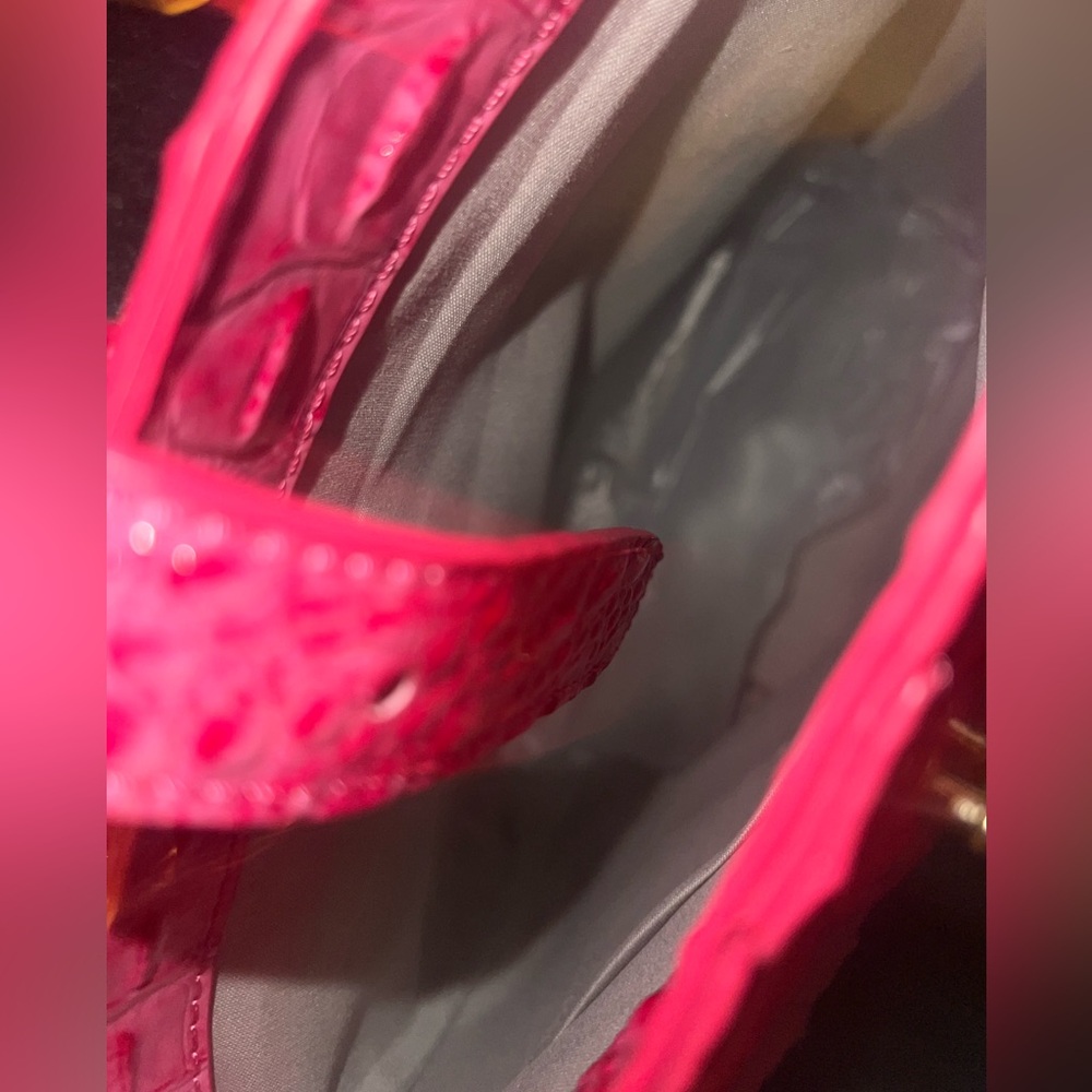 Pink Crocodile-Embossed Women's Bag - Picture 4 of 4